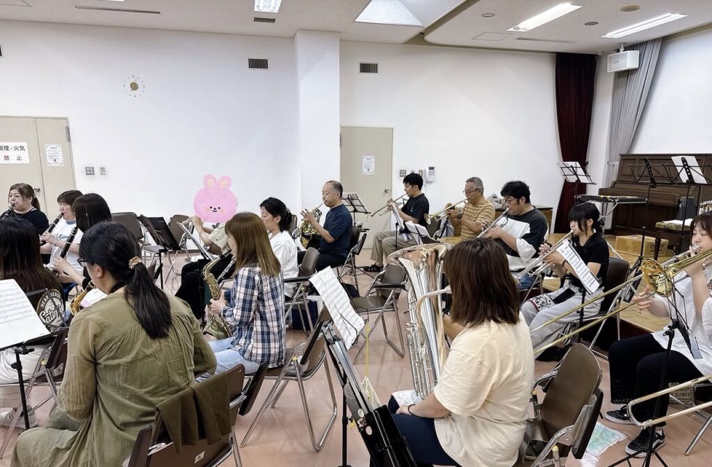 糸島市吹奏楽団の練習風景（糸島市内の公共施設）