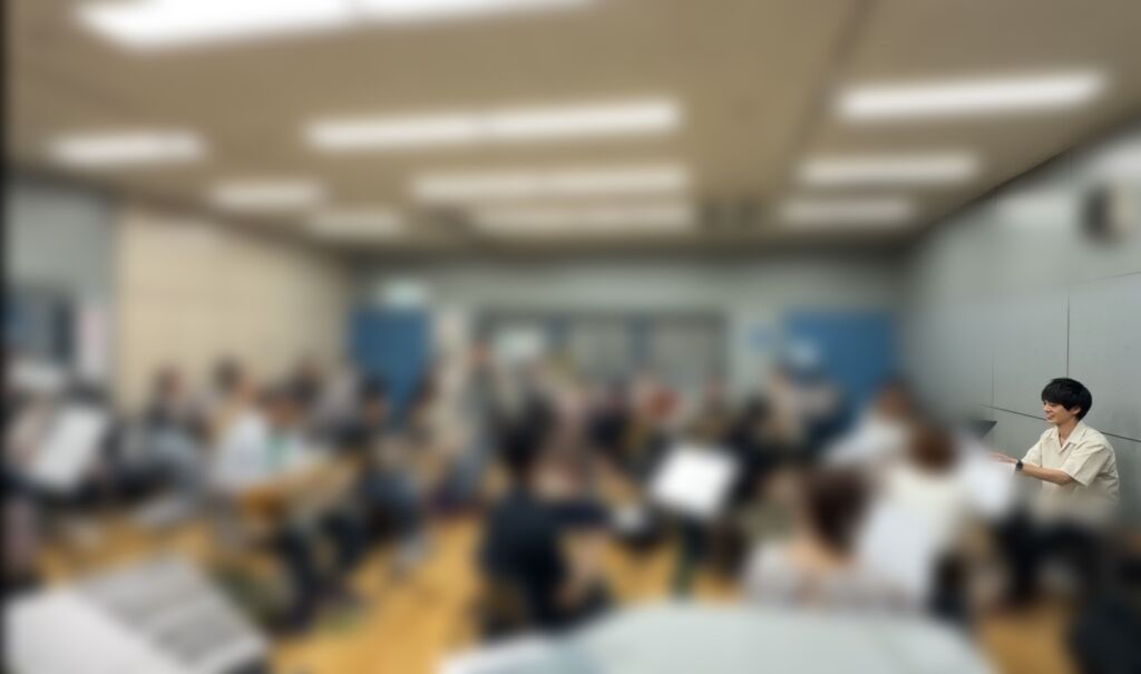 横浜カナディオーソ吹奏楽団の合奏練習の様子
